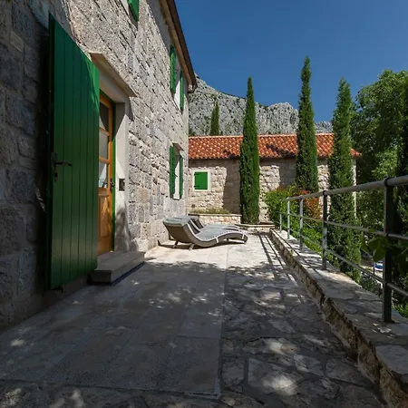 Homes Baucic شقة أوميس