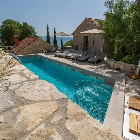 Homes Baucic شقة *