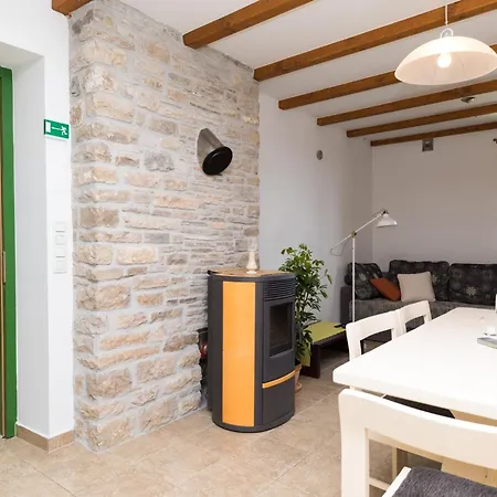 Homes Baucic شقة *