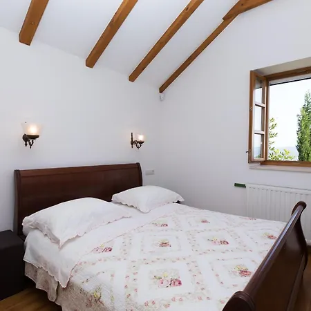 Homes Baucic شقة أوميس